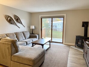 Smart TV, fireplace - Loon Mountain Condo Located Downtown (Lincoln)