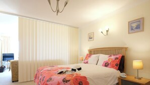 1 bedroom, free WiFi, bed sheets - 1 bedroom accommodation in Marazion (Marazion)