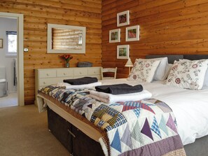 2 quartos, Wi-Fi de cortesia, roupa de cama