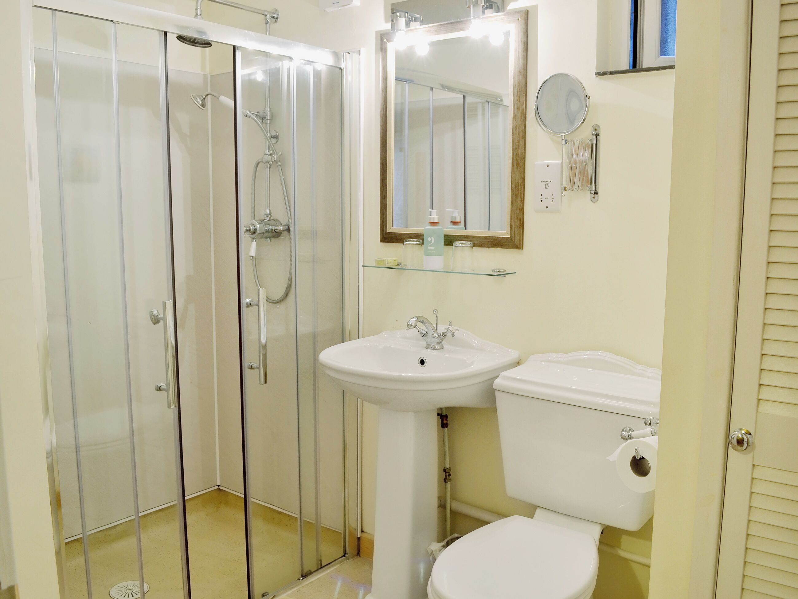 Bathroom | The Coach House, Llanarmon Dyffryn Ceiriog