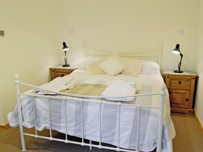 1 室のベッドルーム、WiFi (無料)、ベッドシーツ