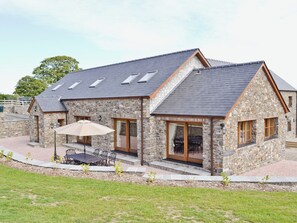 Exterior - 5 bedroom accommodation in Mydroilyn, near Aberaeron (Mydroilyn, near Aberaeron)