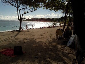 Plage à proximité, chaise longue