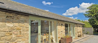 Lapwing Cottage - E5028