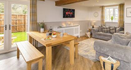 4 bedroom accommodation in Cayton, near Scarborough