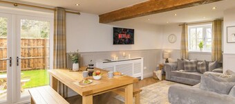 4 bedroom accommodation in Cayton, near Scarborough