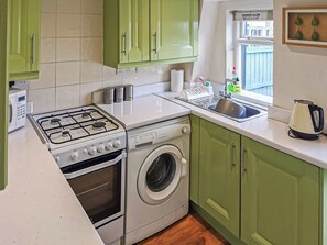 Cookware/dishes/utensils