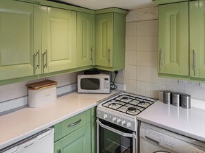 Cookware/dishes/utensils