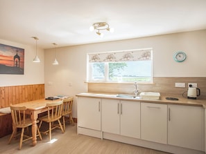 Dining - 3 bedroom accommodation in Portmahomack, near Tain (Portmahomack, near Tain)