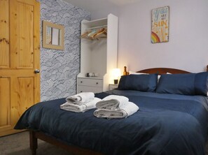 3 bedrooms, free WiFi, bed sheets