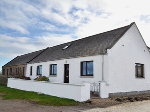 Exterior - 4 bedroom accommodation in Kingston-on-Spey, near Fochabers (Kingston-on-Spey, near Fochabers)