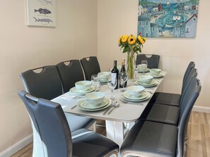 Dining - 4 bedroom accommodation in Kingston-on-Spey, near Fochabers (Kingston-on-Spey, near Fochabers)