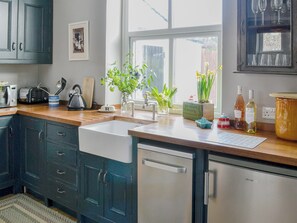 Oppvaskmaskin og kjøkkenutstyr