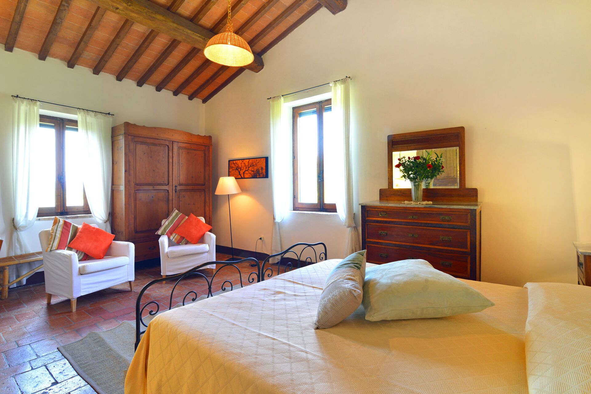 3 Schlafzimmer, Schreibtisch, Bügeleisen/Bügelbrett, Reisekinderbett