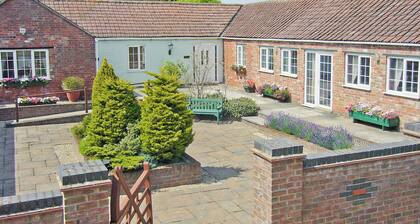 Mallard Cottage - E3751