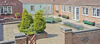 Mallard Cottage - E3751