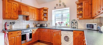2 bedroom accommodation in Templecombe