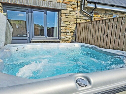 3 bedroom accommodation in Dihewyd, near Aberaeron