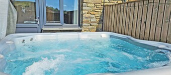 3 bedroom accommodation in Dihewyd, near Aberaeron