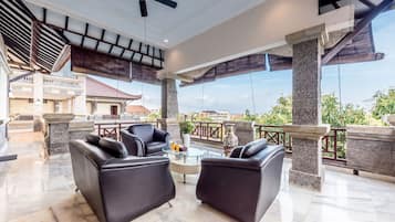 Villa, 6 Bedrooms, Non Smoking | Living area | Flat-screen TV, table tennis