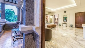 Ảnh chưa phân loại, 4 trong số 28 ảnh, nút