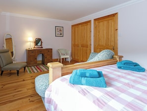 3 bedrooms, WiFi (free), bed sheets