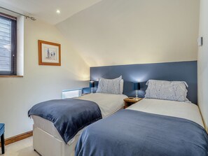 4 bedrooms, free WiFi, bed sheets - 4 bedroom accommodation in Beck Hole, near Goathland (Beck Hole, near Goathland)