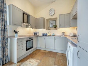 Dishwasher, highchair, freezer - 4 bedroom accommodation in Beck Hole, near Goathland (Beck Hole, near Goathland)