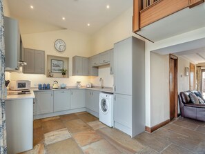 Geschirrspüler, Hochstuhl, Gefrierschrank