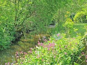 Property grounds - 2 bedroom accommodation in Polmassick, near St Austell (Polmassick, near St Austell)