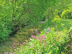 Property grounds - 2 bedroom accommodation in Polmassick, near St Austell (Polmassick, near St Austell)