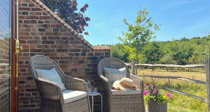 2 bedroom accommodation in Goose Green, Pulborough