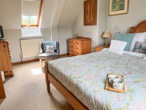 2 bedrooms, free WiFi, bed sheets - 2 bedroom accommodation in Goose Green, Pulborough (Goose Green, Pulborough)