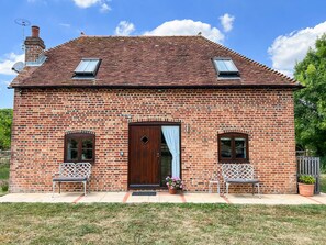 Exterior - 2 bedroom accommodation in Goose Green, Pulborough (Goose Green, Pulborough)