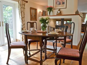 Dining - 2 bedroom accommodation in Webbery, near Bideford (Webbery, near Bideford)