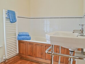 Towels - 2 bedroom accommodation in Webbery, near Bideford (Webbery, near Bideford)