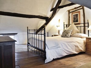 4 bedrooms, free WiFi, bed sheets