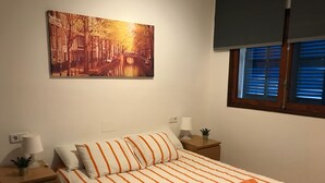 1 soverom, strykejern/-brett, wi-fi og sengetøy