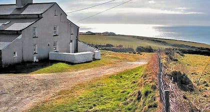 Penrhyn Mawr - HW7642