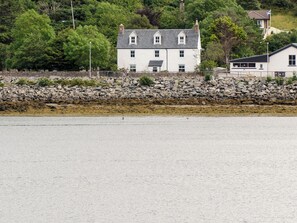 Exterior - 5 bedroom accommodation in Lochinver (Lochinver)