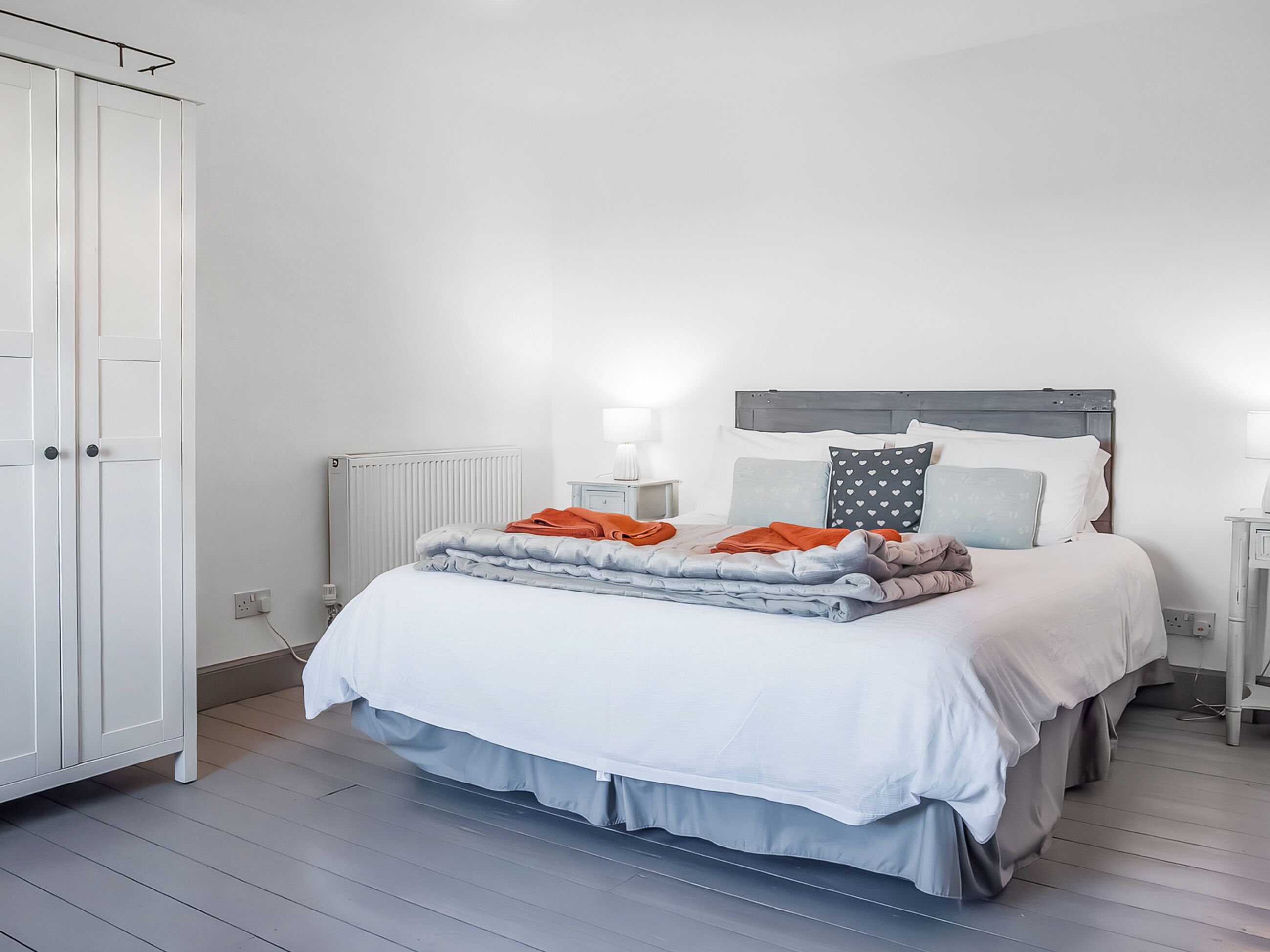 5 chambres, accès au Wi-Fi (inclus), literie fournie