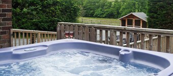 3 bedroom accommodation in Hundred House, near Builth Wells