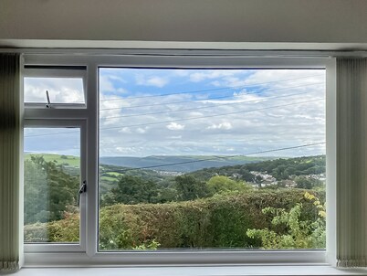 3 bedroom accommodation in Craig-Cefn-Parc, near Clydach