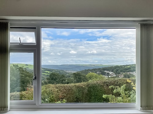 3 bedroom accommodation in Craig-Cefn-Parc, near Clydach