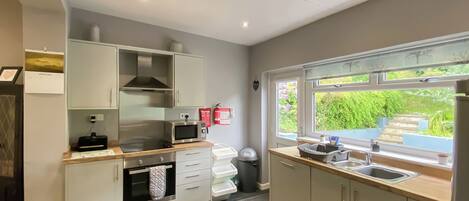 Lavavajillas, silla alta para bebés