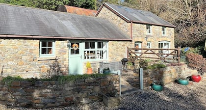 2 bedroom accommodation in Llannon, Llanelli