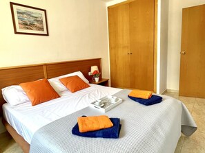 2 chambres, fer et planche à repasser, draps fournis