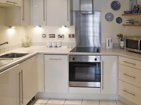 Dishwasher, freezer