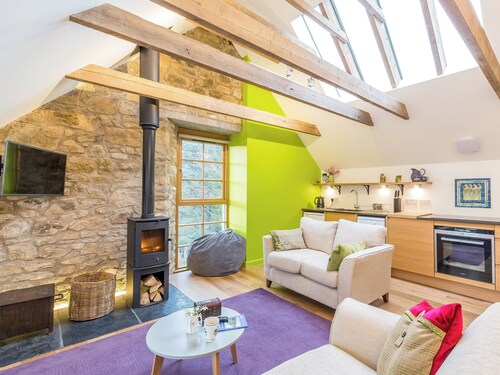 2 bedroom accommodation in Balerno, near Edinburgh