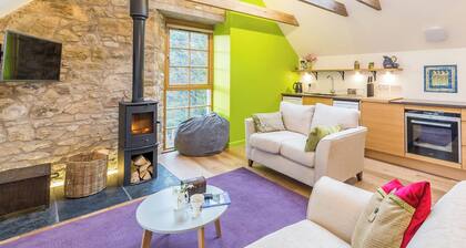 2 bedroom accommodation in Balerno, near Edinburgh